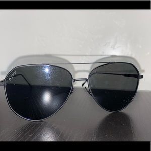 Aviator style sunglasses